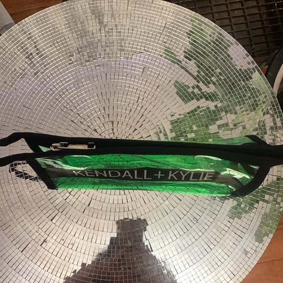 Kendall + Kylie cosmetic bag new - Picture 3 of 7